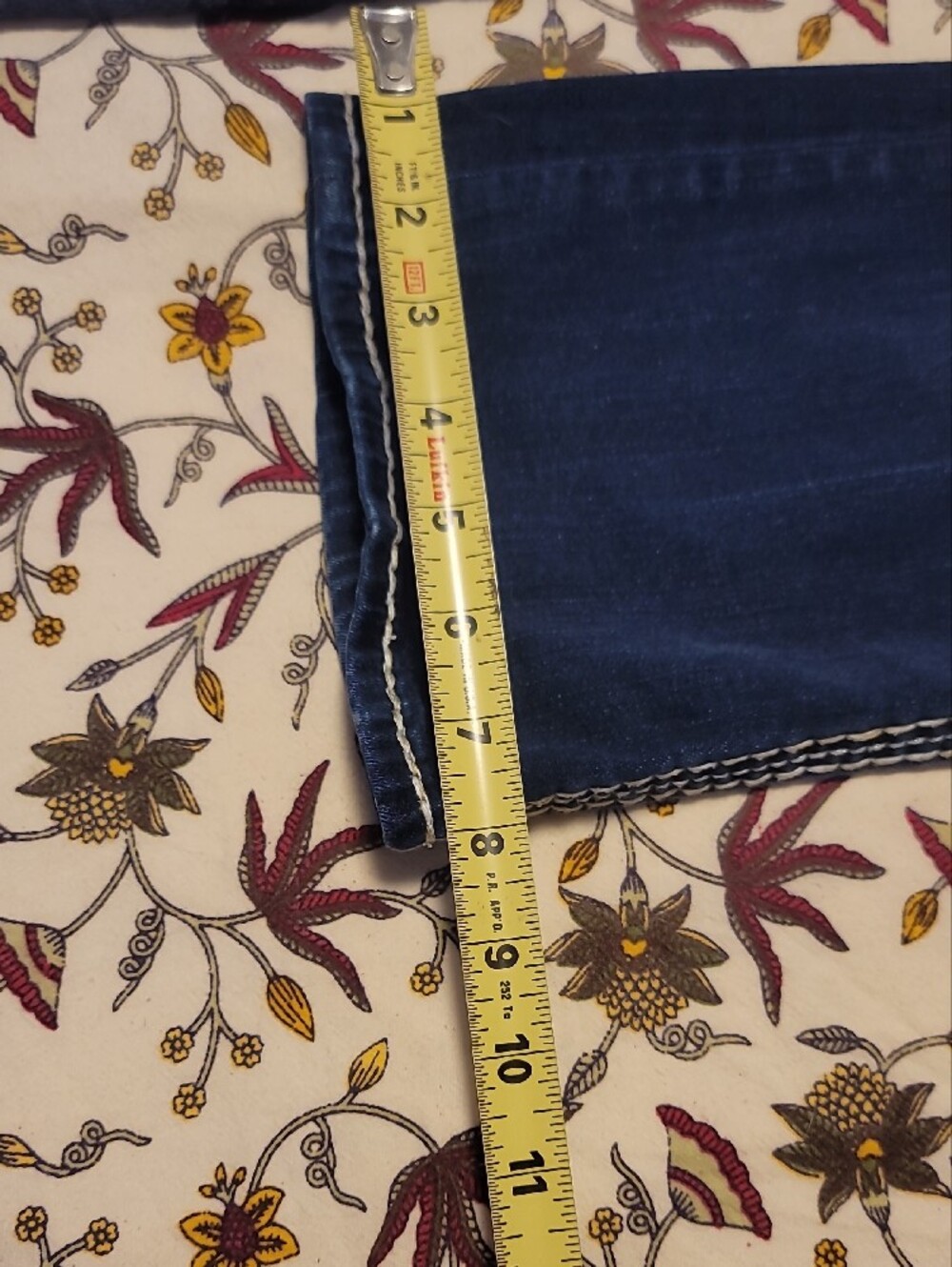 Rock Revival Sz 27 Dark Blue Flare Jeans with White Stitching - Picture 9 of 15
